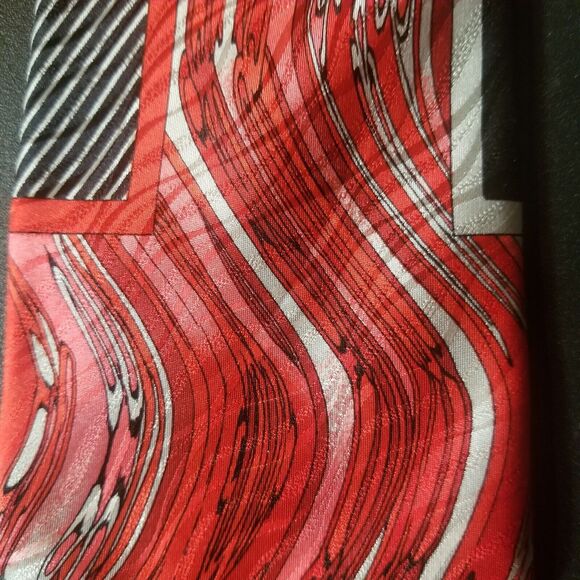 ANTONIO RICCI Men's 100% Silk Necktie ITALY Designer Geometric Red EUC - Picture 4 of 10